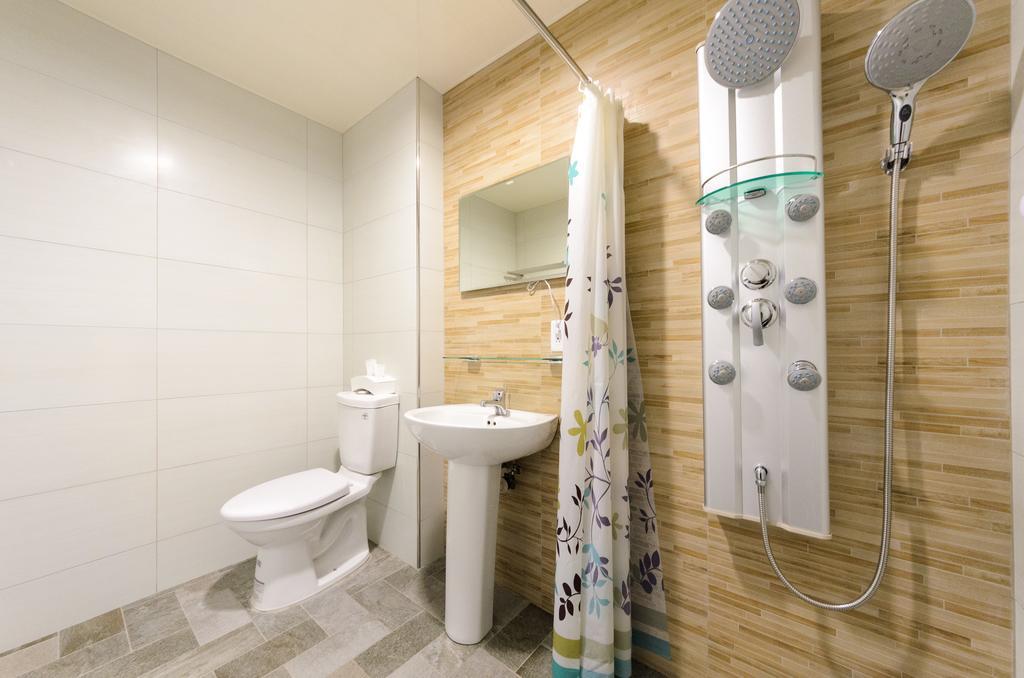 Beautiful Dream Tainan Homestay Bagian luar foto
