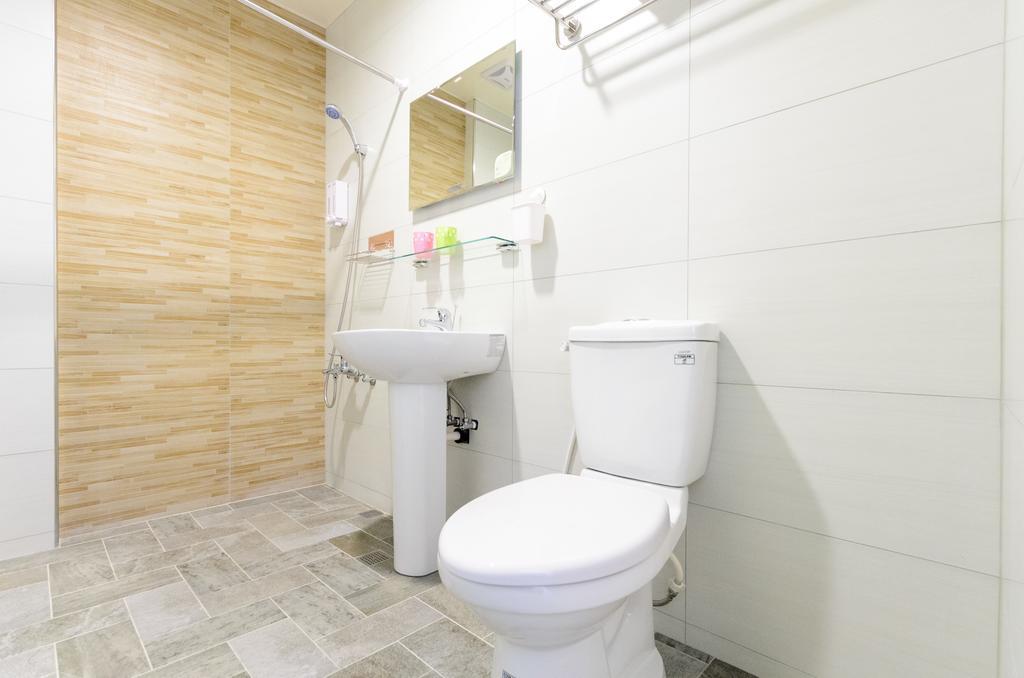 Beautiful Dream Tainan Homestay Bagian luar foto