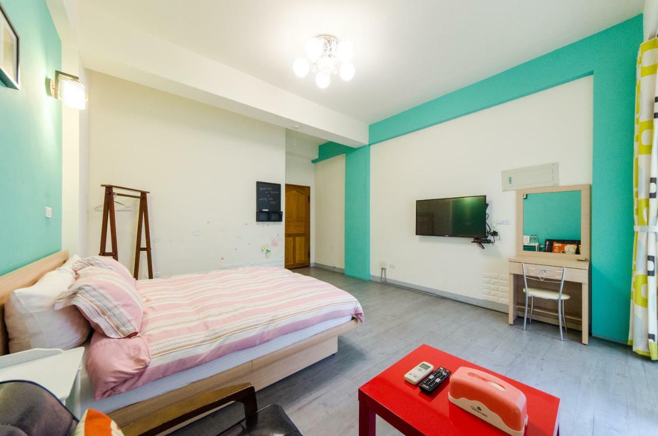 Beautiful Dream Tainan Homestay Bagian luar foto