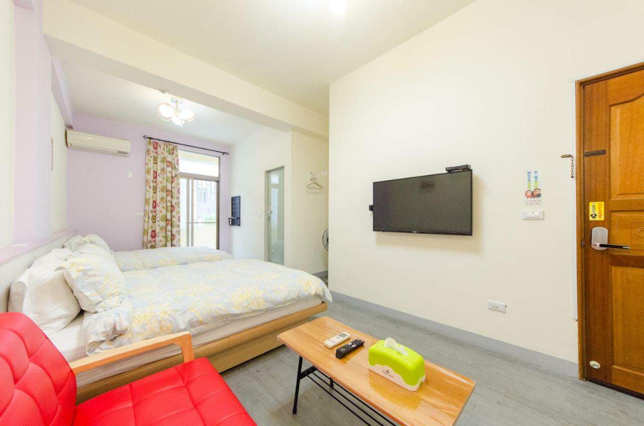 Beautiful Dream Tainan Homestay Bagian luar foto